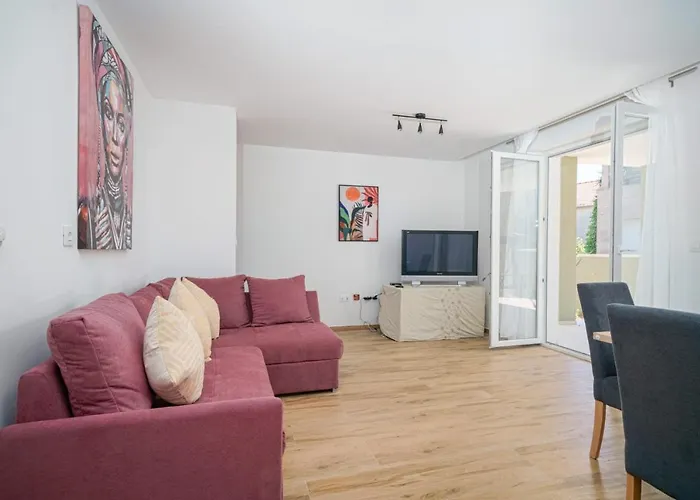 Pina Tourist Apartments